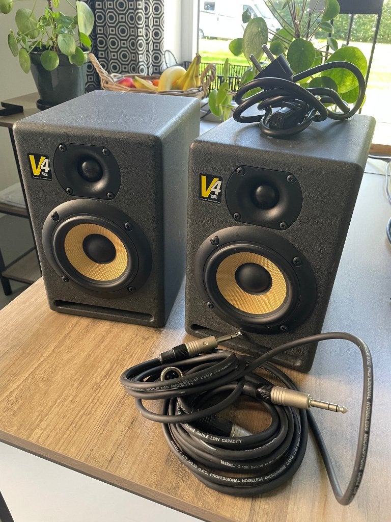 KRK V4 series 1 studio monitoring speakers - set van 2, Ophalen, Studiomonitor, Gebruikt, Inclusief kabels