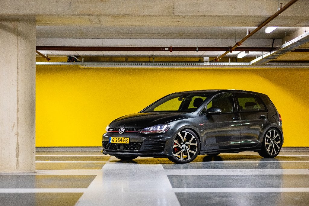 Volkswagen Golf 2.0 TSI | Dealer Onderhouden | Standkachel, Auto's, Dealer onderhouden, Stof, Parkeerassistent, 4 cilinders