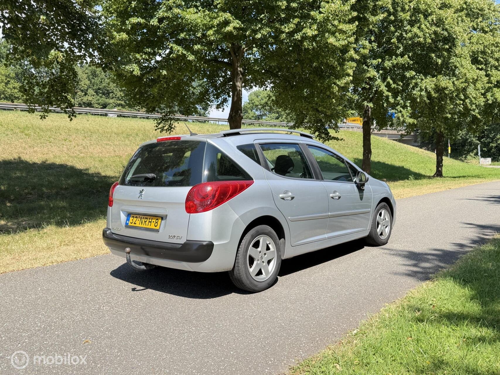 Peugeot 207 SW 1.4 VTi Style*ONDERHOUDEN*APK 2/27*AIRCO*CRUI, Voorwielaandrijving, Euro 5, Stof, Gebruikt