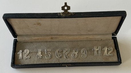 Tafelnummers(zilver 800) met haakje in doosje ca 1920/1930, Ophalen of Verzenden