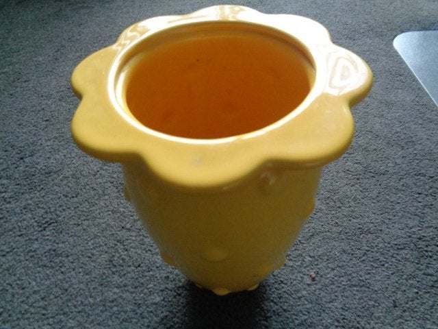 5073-X-2 : Gele design vaas H 28 CM X B 19 CM, Ophalen of Verzenden, Zo goed als nieuw
