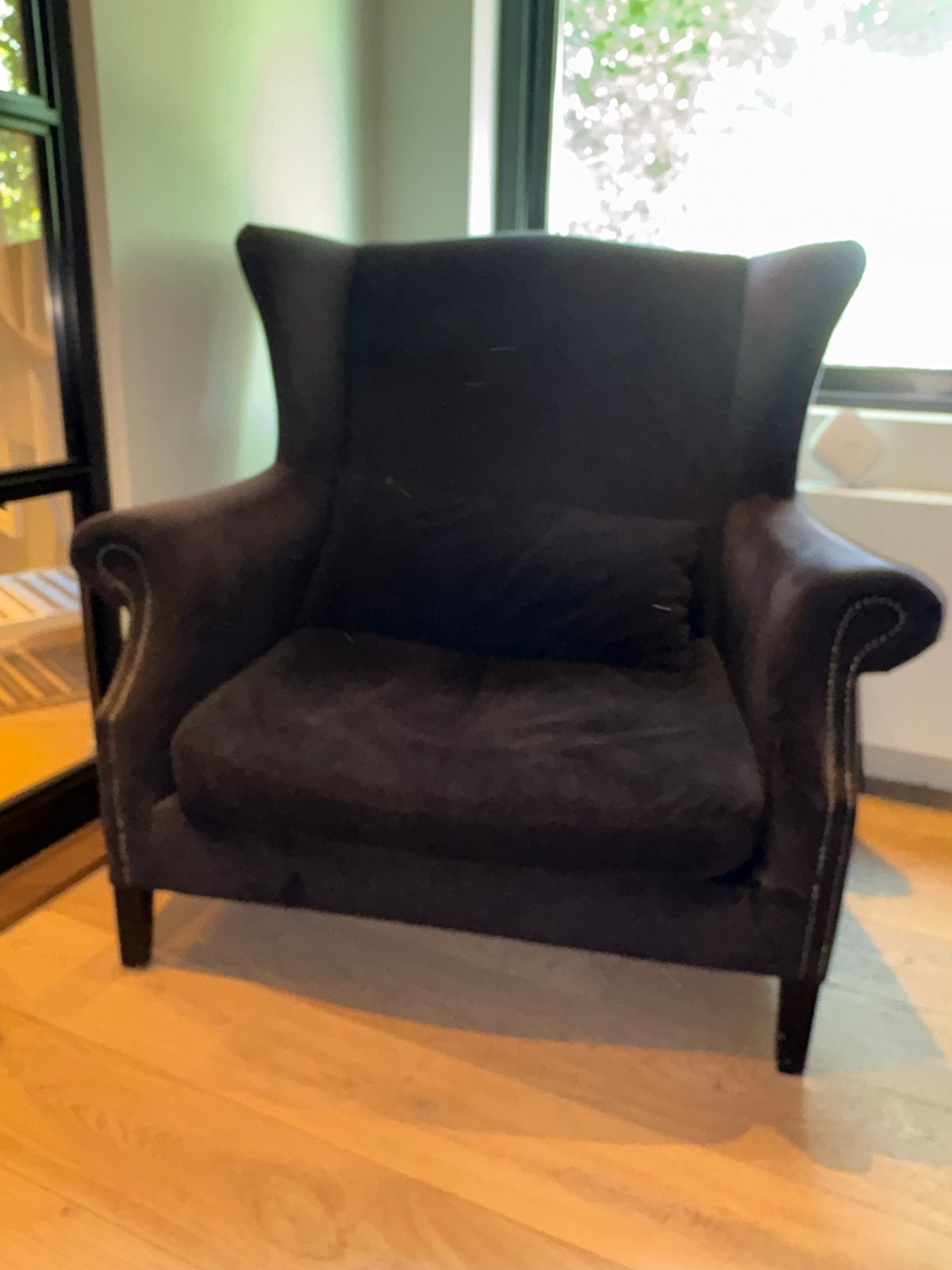 Comfortabele fauteuil met oren, zwart velours, Ophalen, Gebruikt, Stof, 75 tot 100 cm