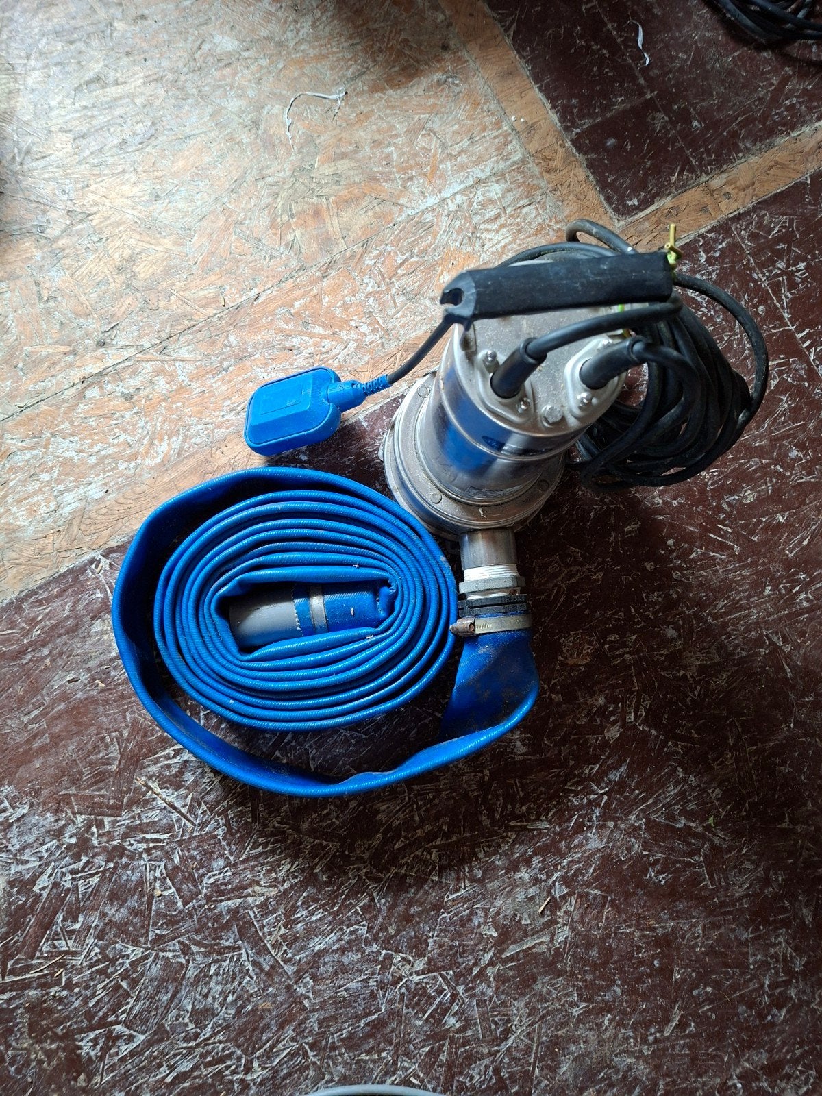 Gebruikte Dompelpomp Wildkamp BSGHT 7B-2 met slang, Ophalen, Gebruikt, Elektrisch, Dompelpomp