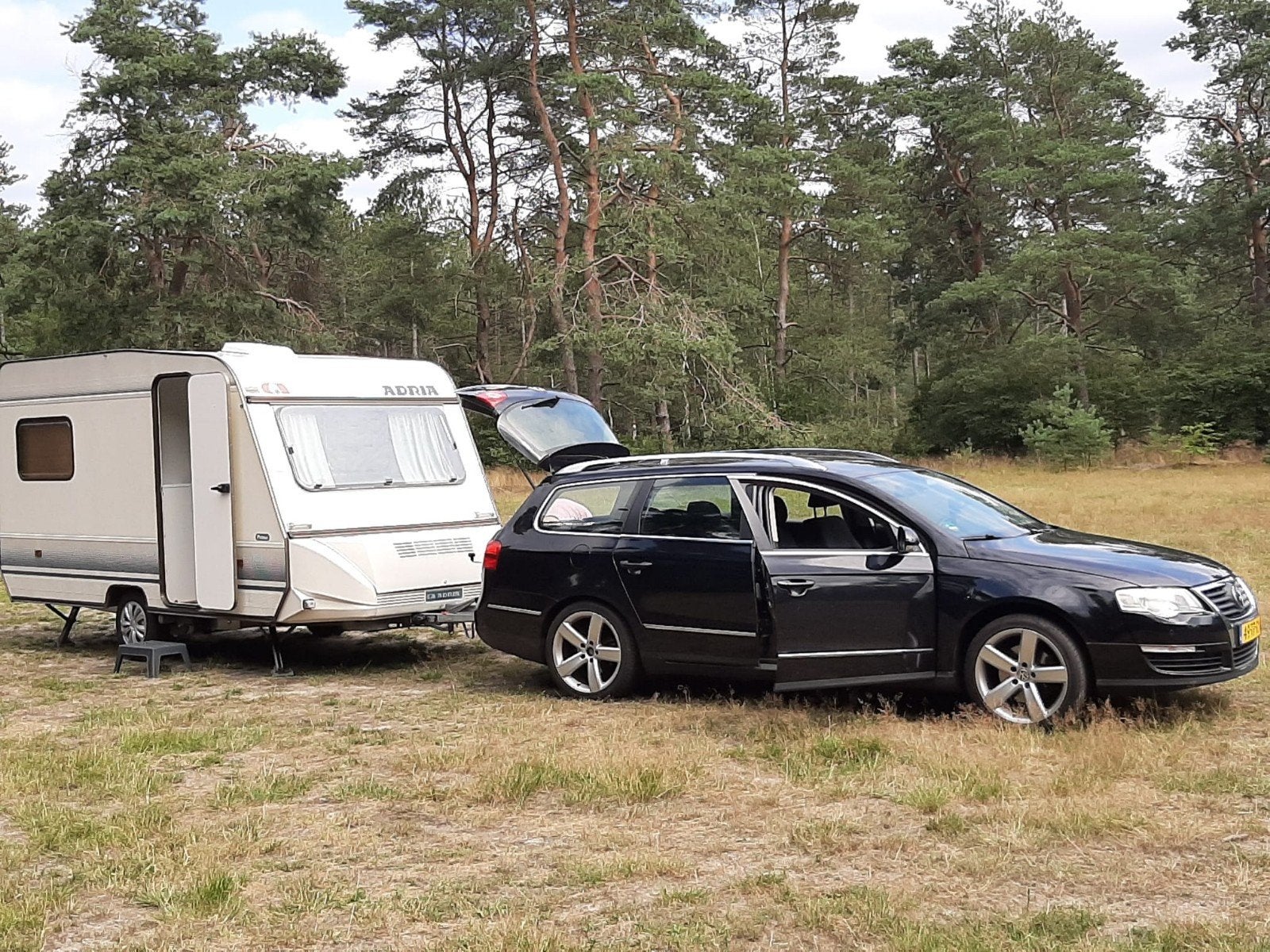Adria Caravan - Compact en Compleet, Caravans en Kamperen, Caravans, Particulier, tot en met 4, 500 - 750 kg, Overige, Adria, Gascomfoor