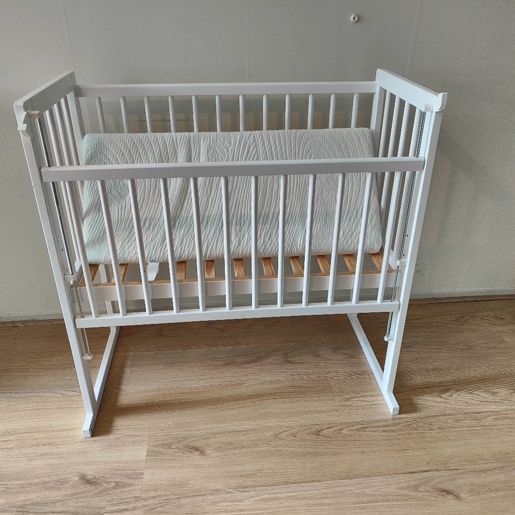 Petite Amélie Babybed – Inclusief Matras!, Ophalen, Zo goed als nieuw, Ledikant