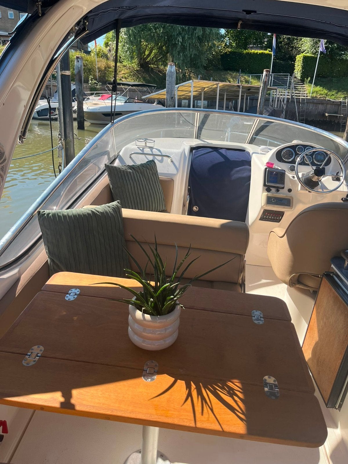 Foto 3 van bavaria 25 sportcruiser! met maar 50 motoruren!!!