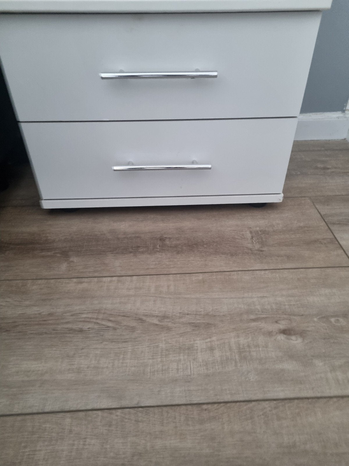 2 witte nachtkastjes met 2 laden, Huis en Inrichting, Ophalen, Gebruikt, Minder dan 45 cm, Minder dan 55 cm