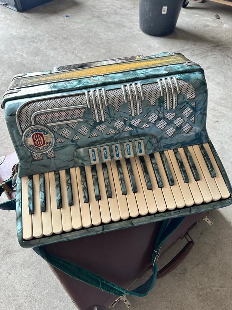 Vintage Borsini Giovanni Accordeon met koffer, Muziek en Instrumenten, Accordeons, Gebruikt, Overige formaten, Toetsaccordeon
