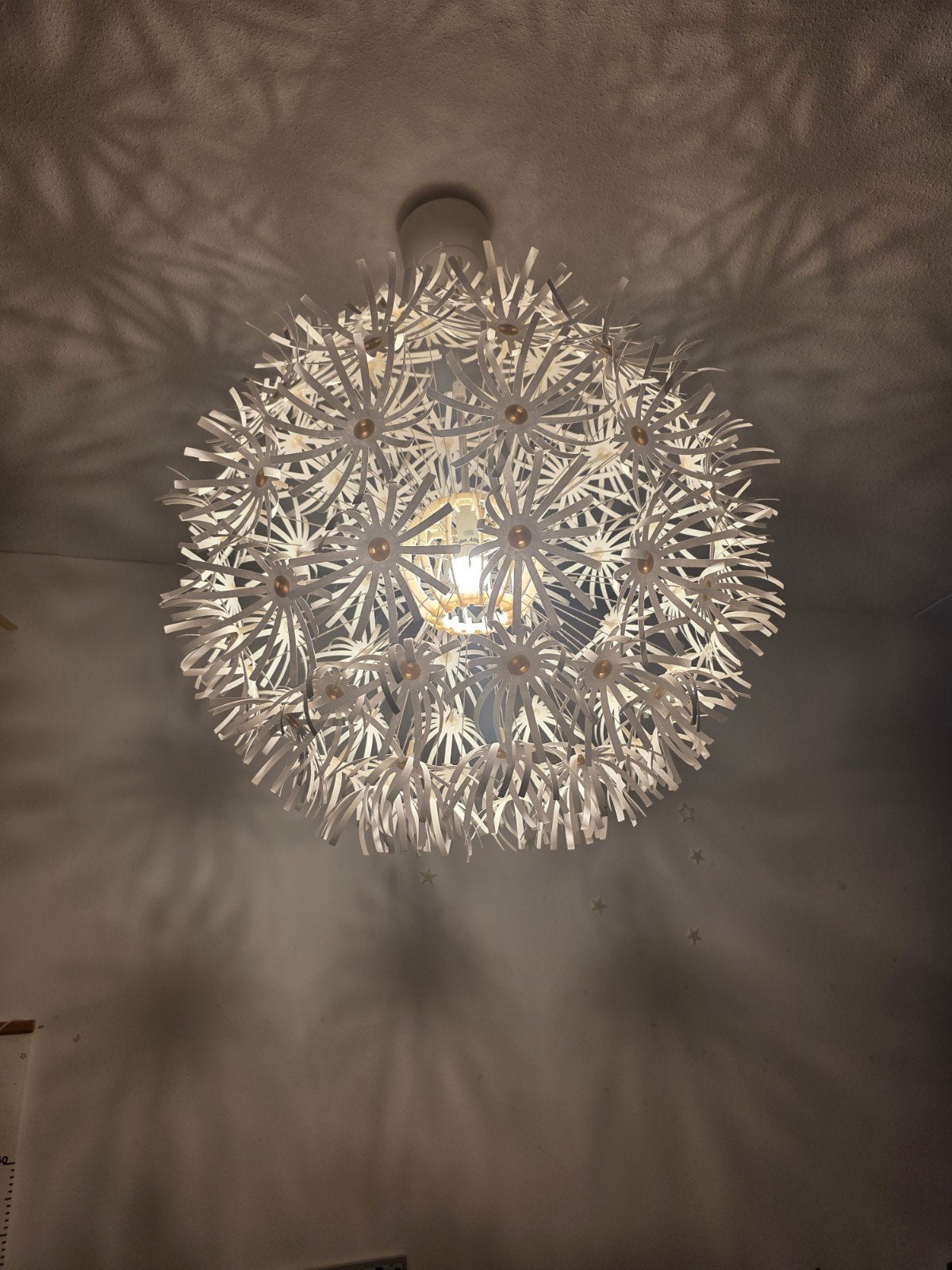 IKEA Maskros hanglamp - 55 cm, Ophalen of Verzenden, Gebruikt, Kunststof, Modern, speels, bloem, sterrenhemel