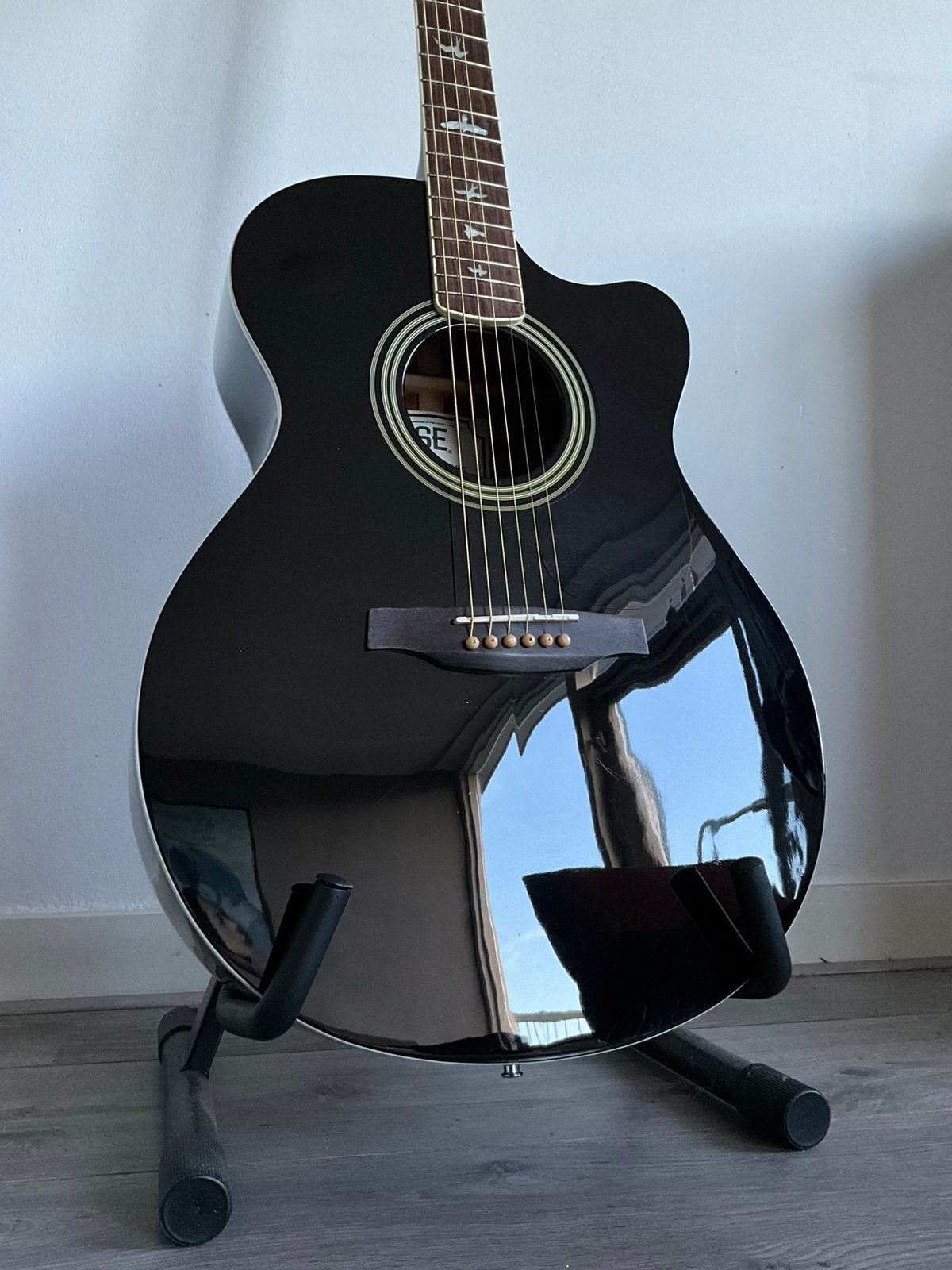 PRS SE Angelus A10E zwart met bijbehorende hardcase, Ophalen, Zo goed als nieuw, Western- of Steelstringgitaar, Met (piezo-)element