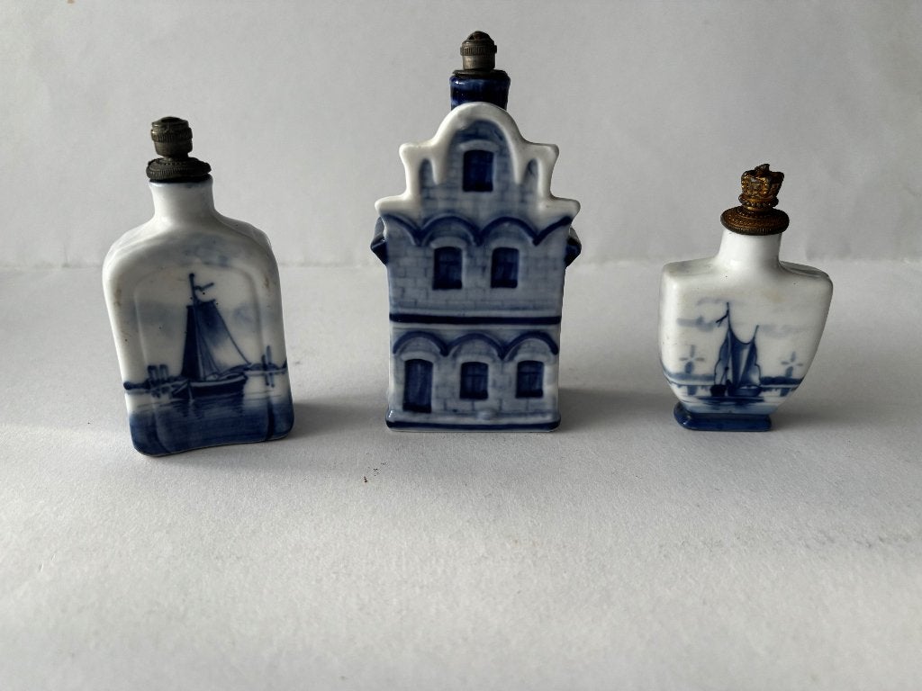 3 Oude "Delfts Blauwe" parfumflesjes, Grachtenhuisje, Verzenden