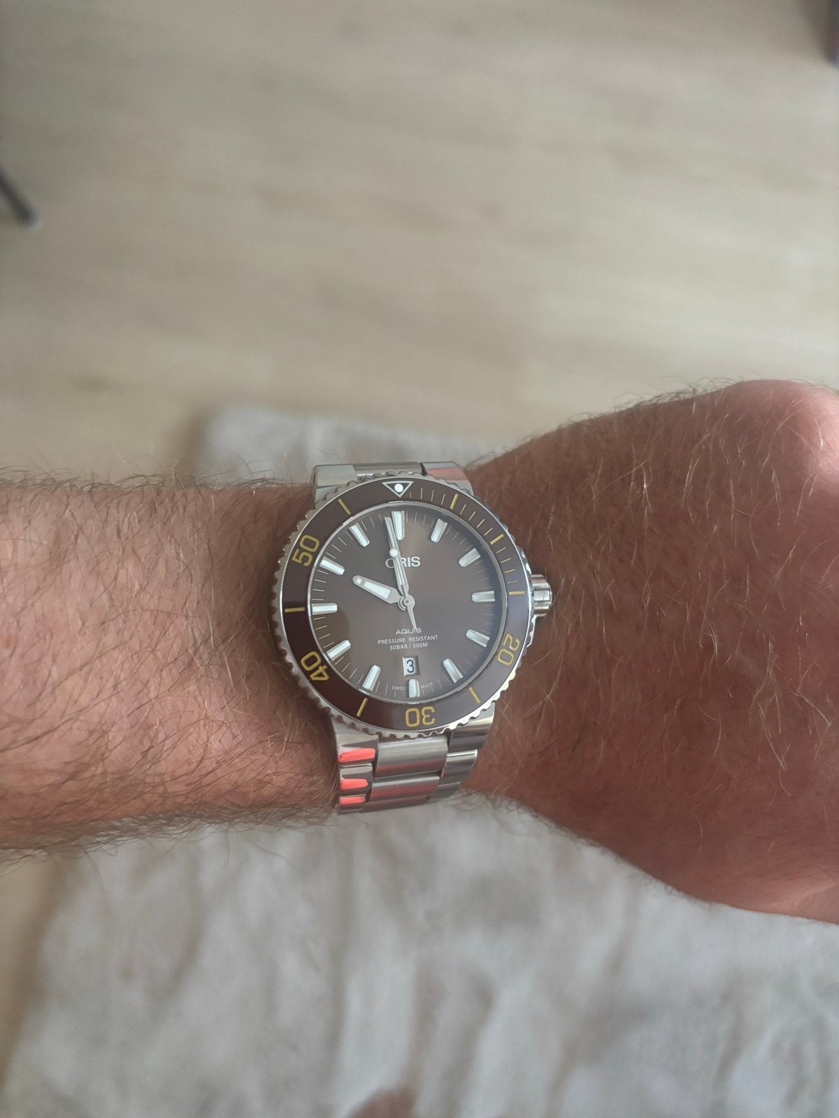 Oris Aquis Date Bruin - Zo goed als nieuw, Staal, Polshorloge, Zo goed als nieuw, Ophalen