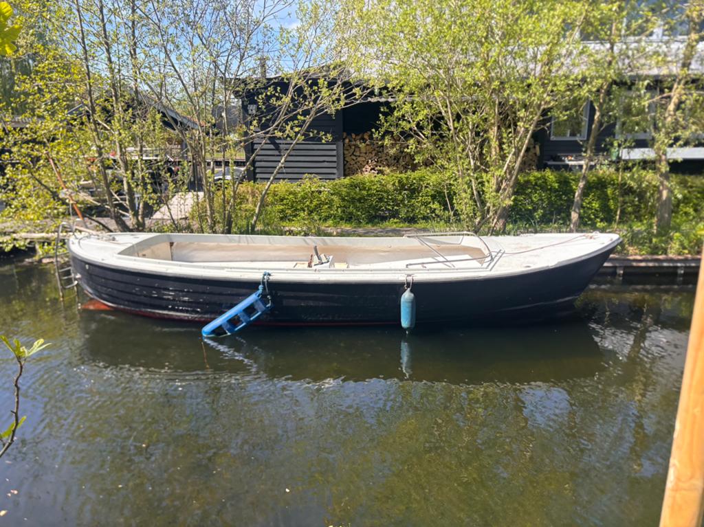 Donkerblauwe sloep, Watersport en Boten, Sloepen, Gebruikt, Grachtenboot, Overige merken, Kussenset, Rondzit, Zwemtrap/-plateau