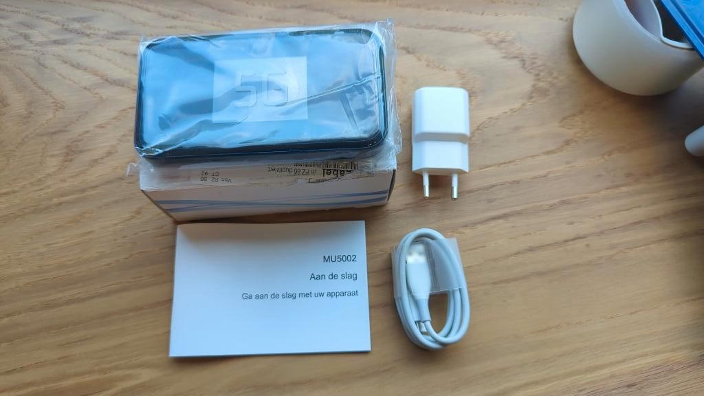 ZTE MU5002 4G/5G USB-modem – supersnel mobiel internet, Router met modem, -, Verzenden, -