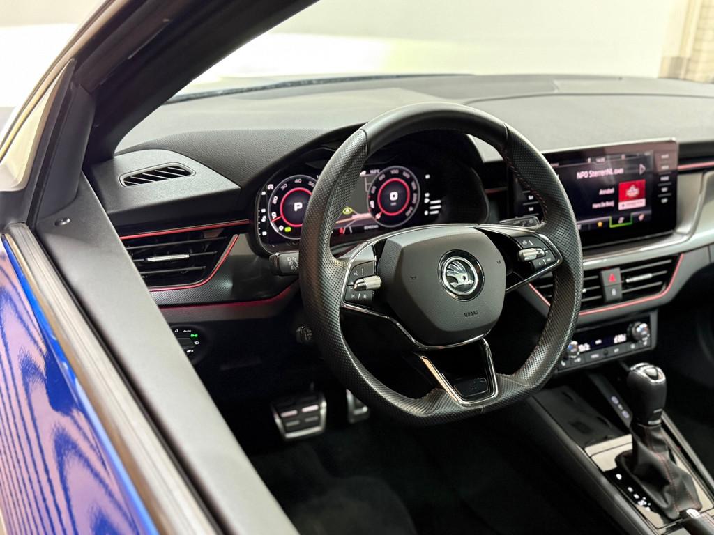 Skoda Scala 1.5 TSI Monte Carlo | Panorama | Winterpakket |, Zwart, 4 cilinders, 150 pk, Blauw