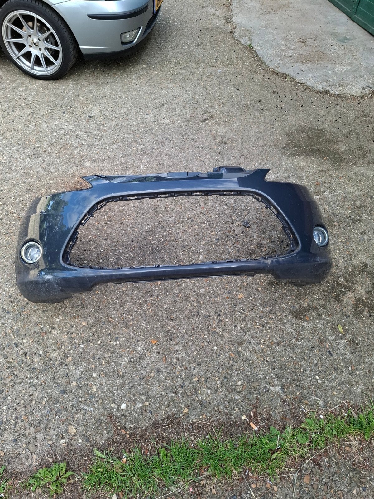Ford Fiesta Bumper Voor - Grijs (Gebruikt), Auto-onderdelen, Ophalen, Voor, Ford, Bumper
