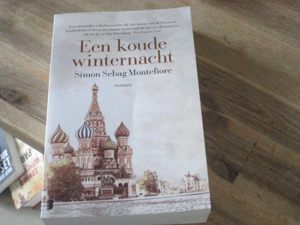 een koude winternacht Simon Sebag Montefiore, Ophalen of Verzenden, Zo goed als nieuw