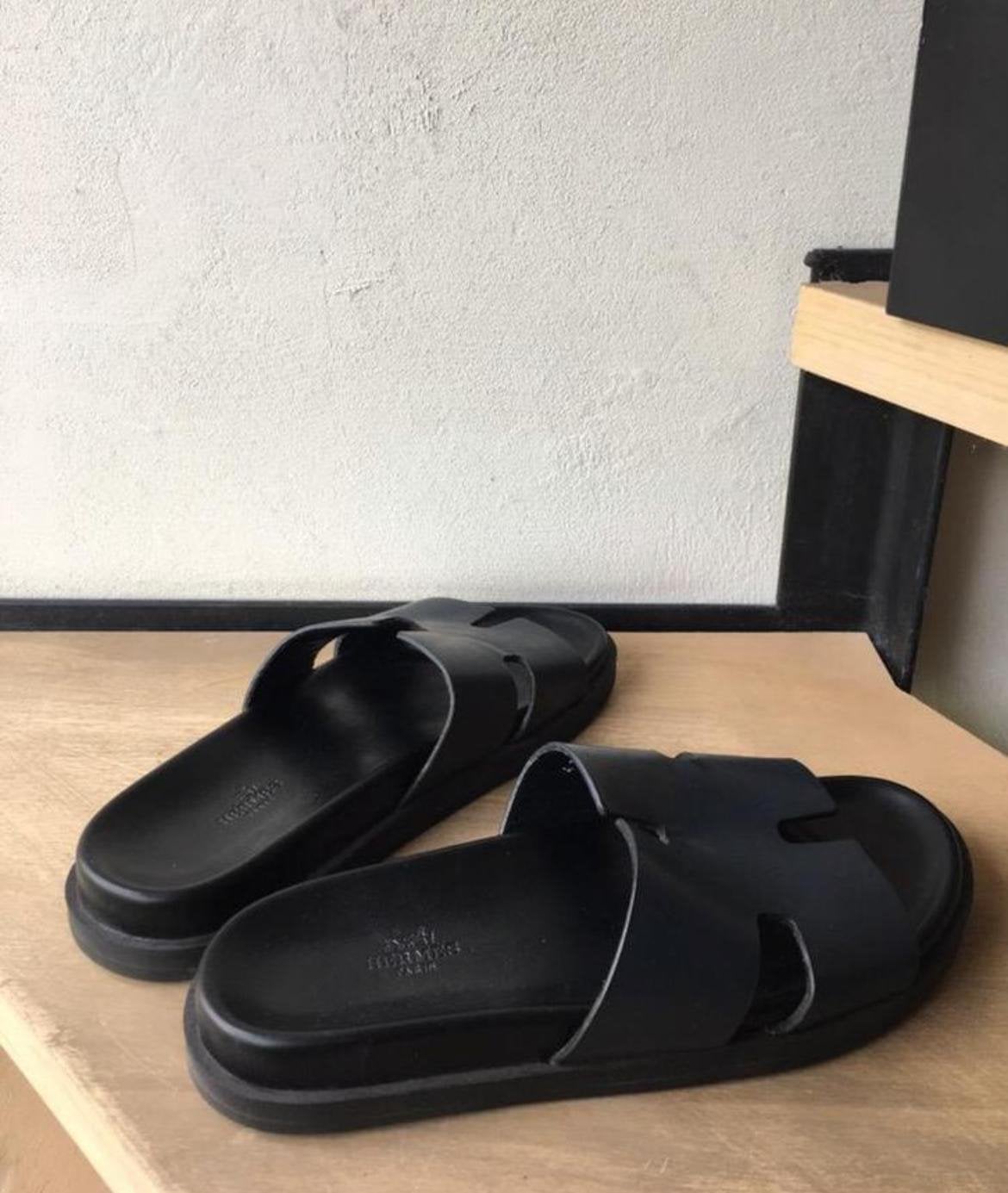 Nieuwe Leren Hermes slippers donkerblauw zwarte dikke zolen, Kleding | Heren, Zwart, Nieuw, Ophalen, Sandalen