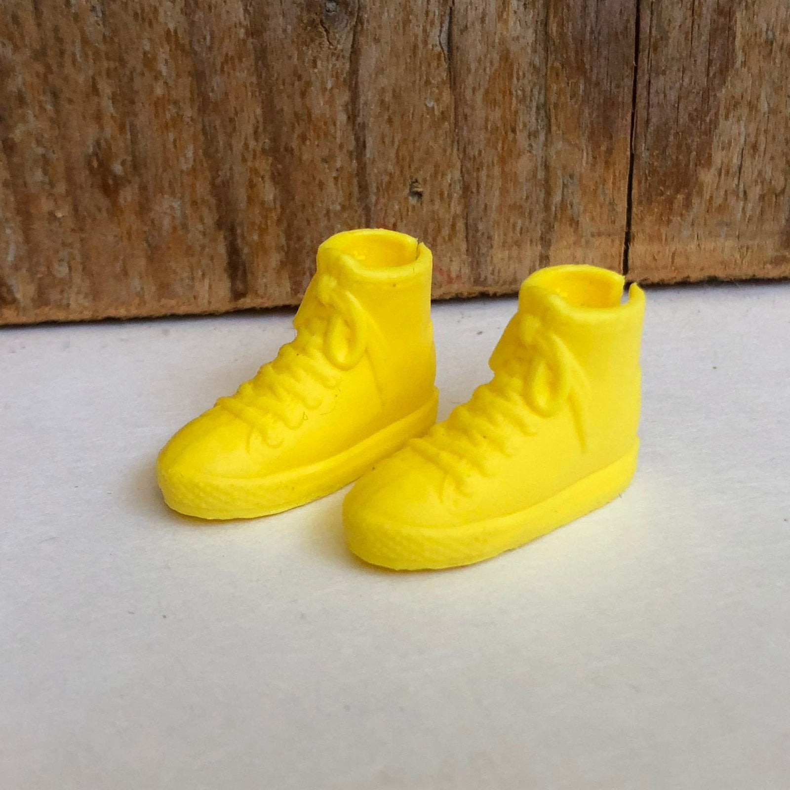 Gele Barbie sneakers, Ophalen of Verzenden, Zo goed als nieuw, Barbie