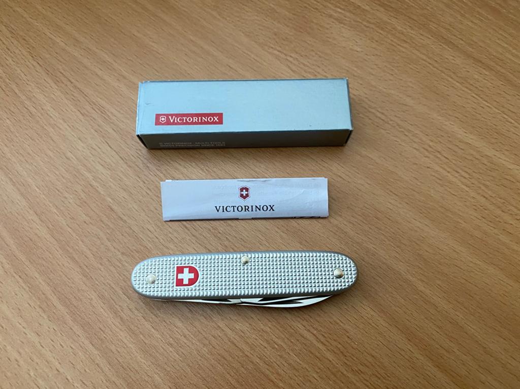 Soldaten zakmes Victorinox Pioneer 2005 met doosje, Verzenden, Mes of Dolk