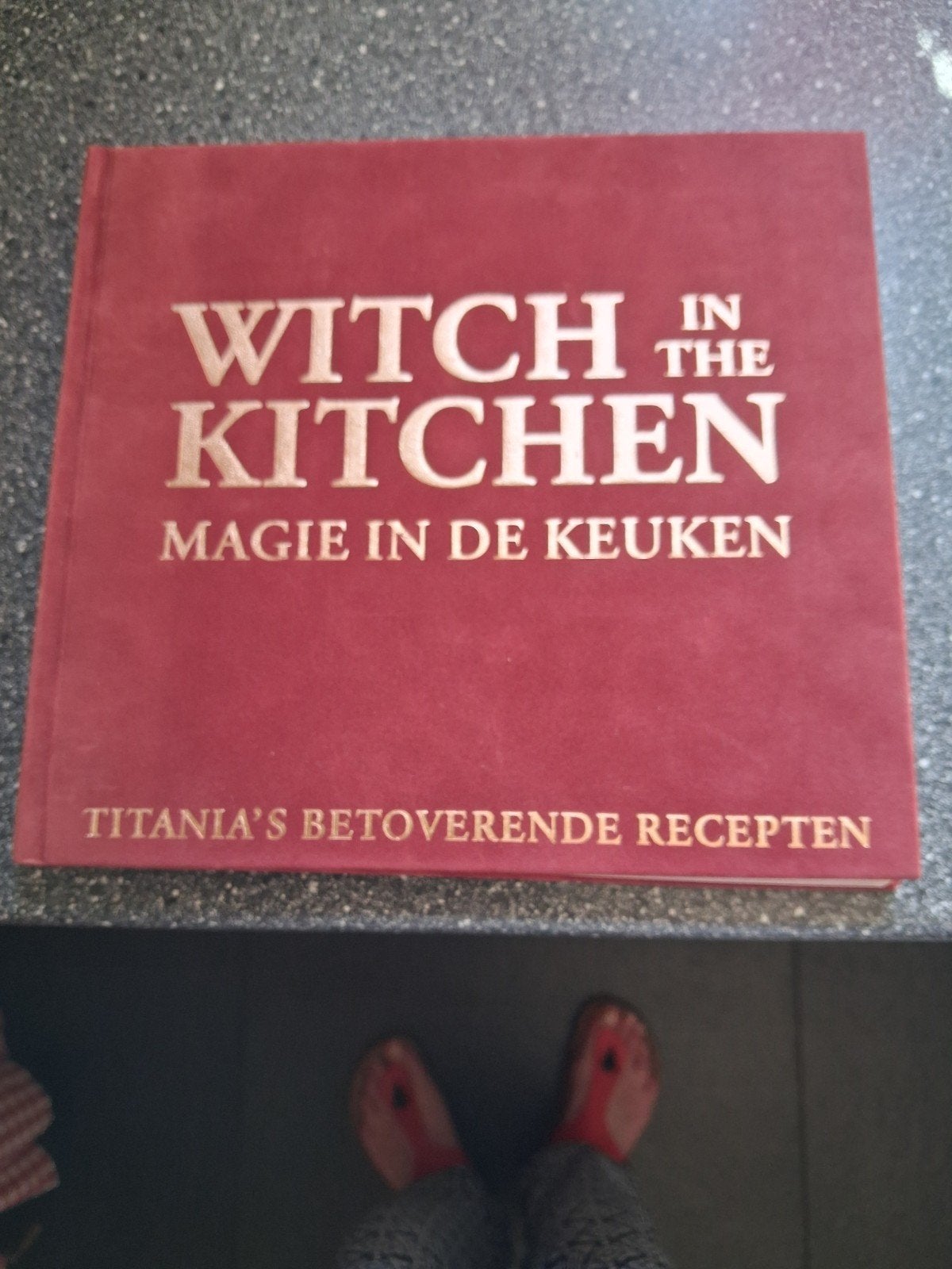 Witch in the Kitchen: Magie in de Keuken - Kookboek, Voorgerechten en Soepen, Ophalen of Verzenden, Zo goed als nieuw, Titania