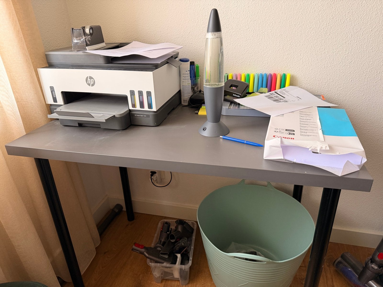 IKEA Linnmon Bureau 100x60 met 4 Adils poten 70cm, Spaanplaat of MDF, Schoolbureau, Nieuw, Ophalen of Verzenden