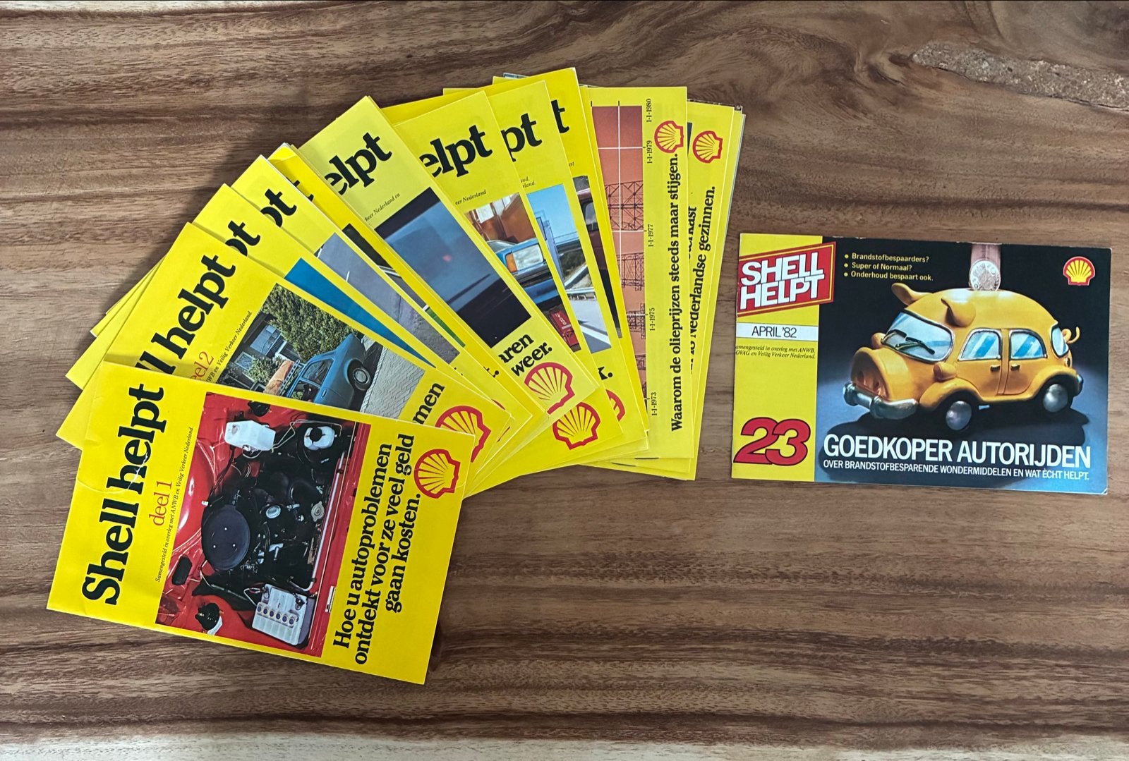 Shell Helpt boekjes 1977-1982 (22 van 23 delen), Boeken, Ophalen of Verzenden, Gelezen, Algemeen