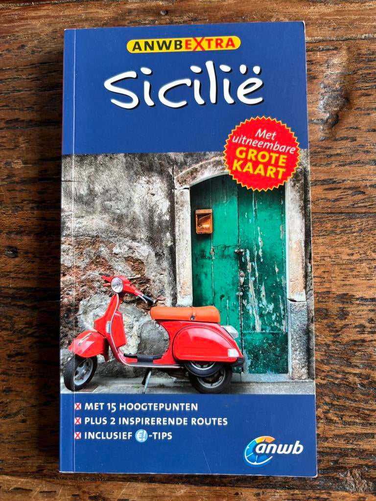 Sicilië - reisgids, Boeken, Europa, Ophalen of Verzenden, Zo goed als nieuw, Reisgids of -boek