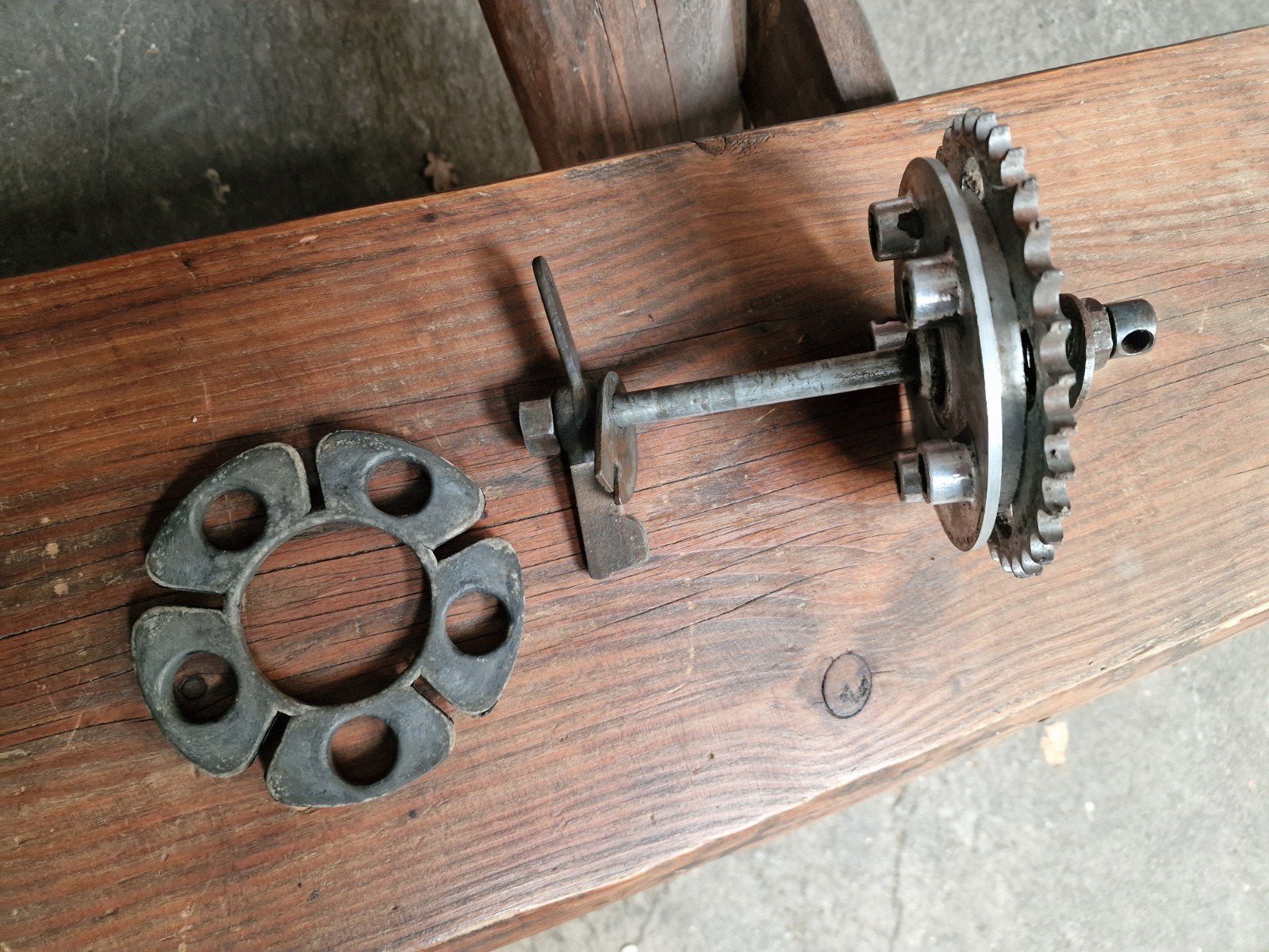 Kreidler Leleu tandwieldrager + steekas + toebehoren., Ophalen of Verzenden, Nieuw, Overige typen