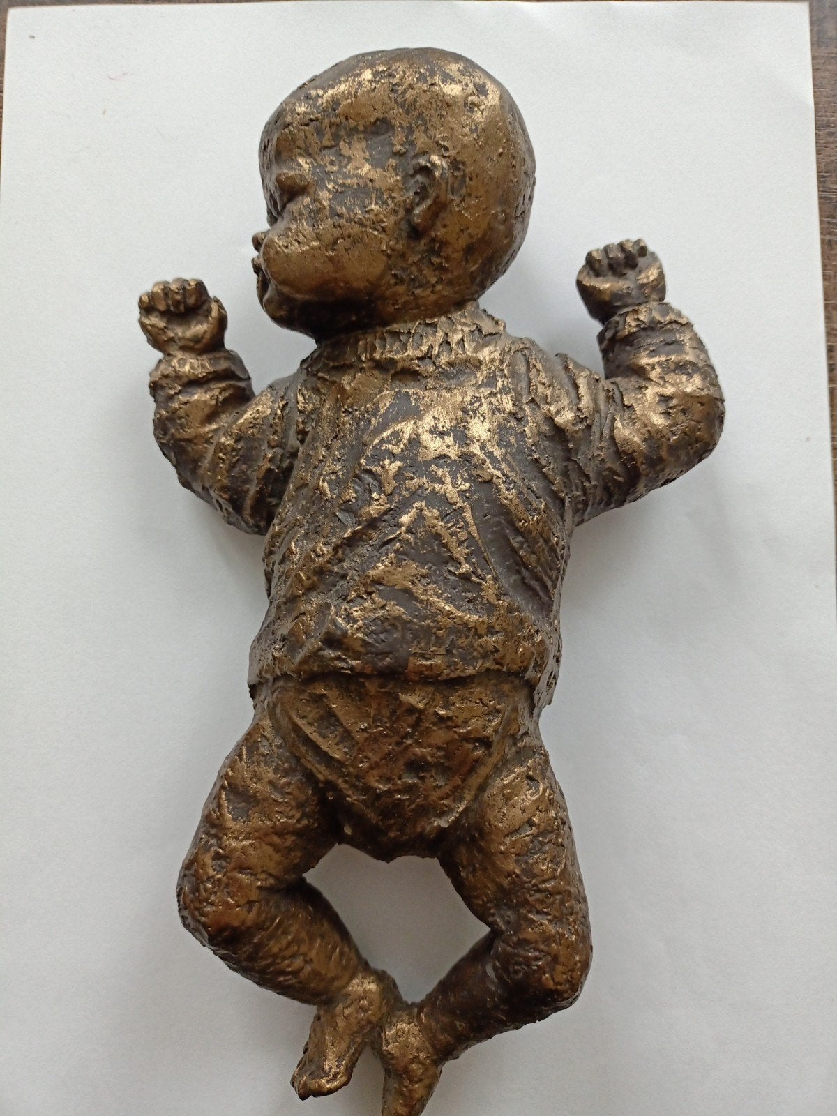 Bronzen beeldje van een baby, Antiek en Kunst, Ophalen, Overige onderwerpen, Brons, 20 - 50 cm