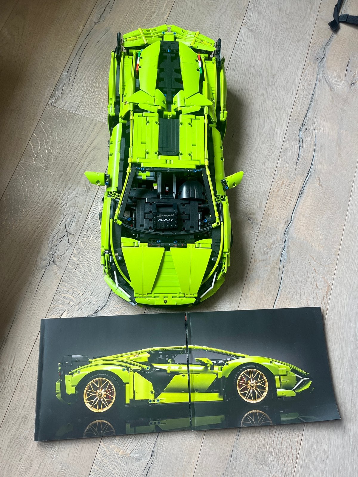 lego technic lamborghini sian, Ophalen, Zo goed als nieuw, Overige schalen, Auto onroad