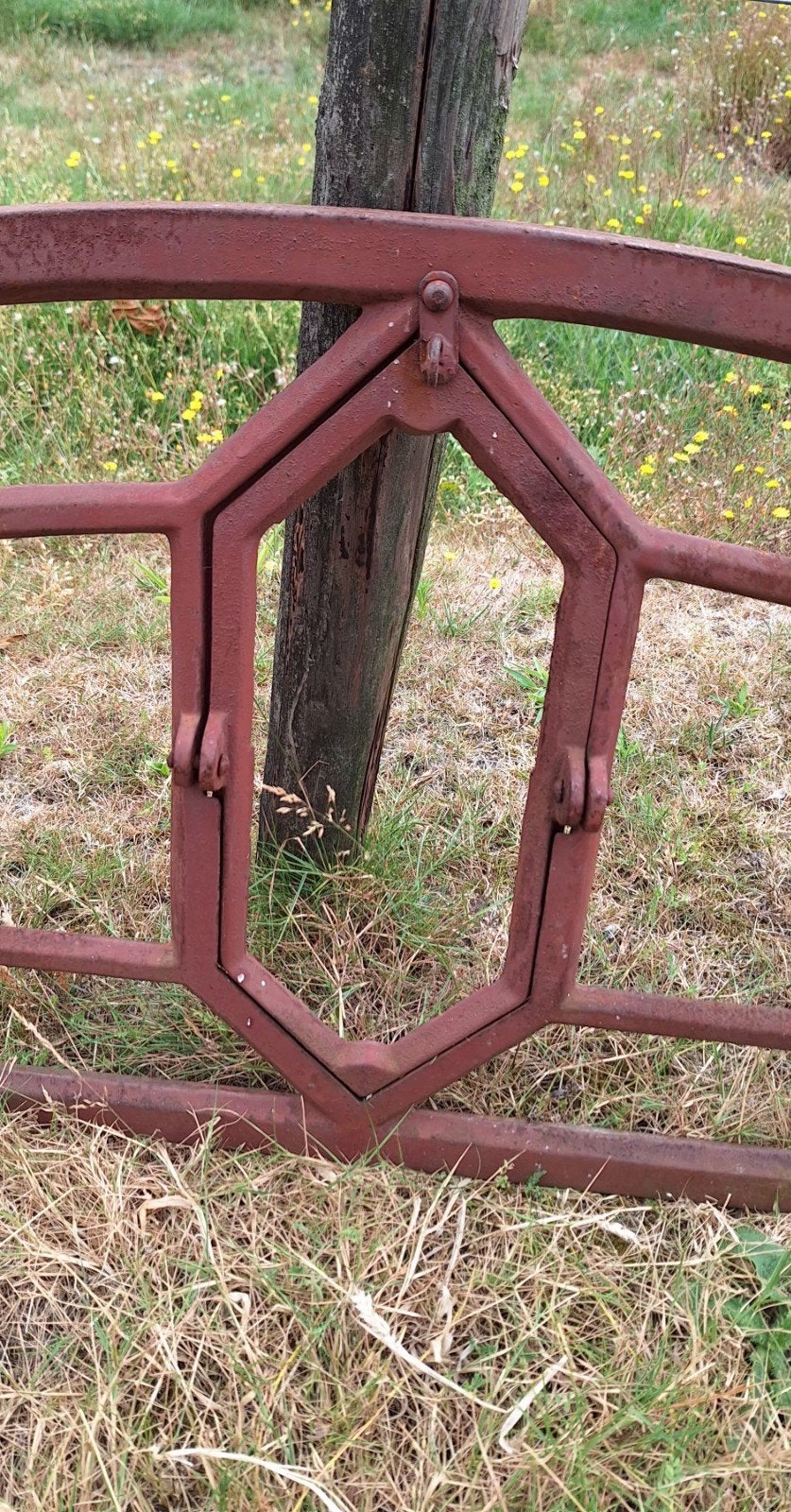 Gietijzeren stalraam als deco of voor gebruik., Doe-het-zelf en Verbouw, Glas en Ramen, Ophalen, 80 tot 120 cm, Overige typen
