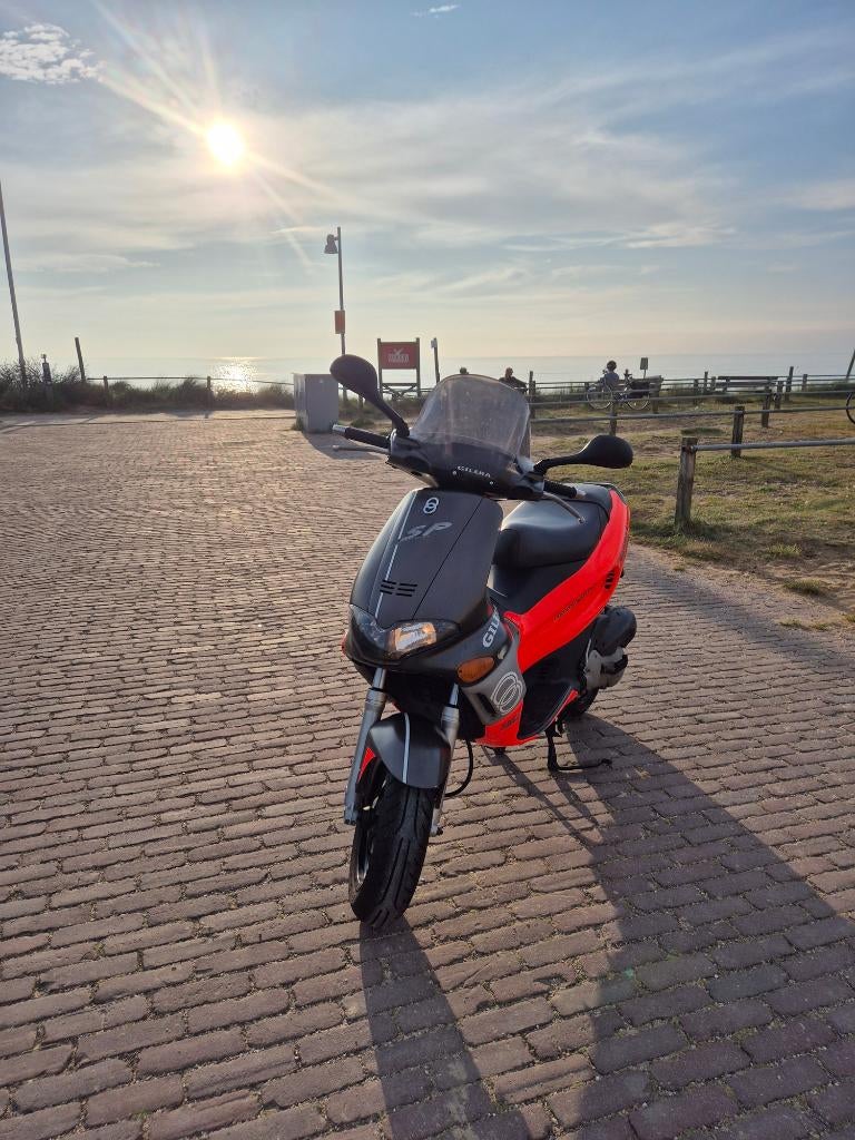 Gilera Runner 180cc Fluo Rosso M08 DD SUMMER READY, Motoren, Motoren | Piaggio, Particulier, Scooter, 12 t/m 35 kW, 1 cilinder