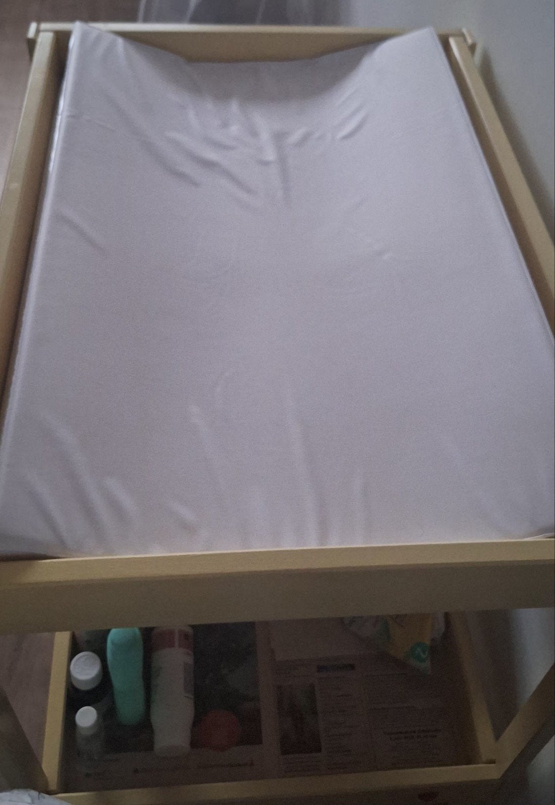 Diaper changing table with matress, Gebruikt, 50 tot 70 cm, Ophalen of Verzenden, 75 tot 100 cm
