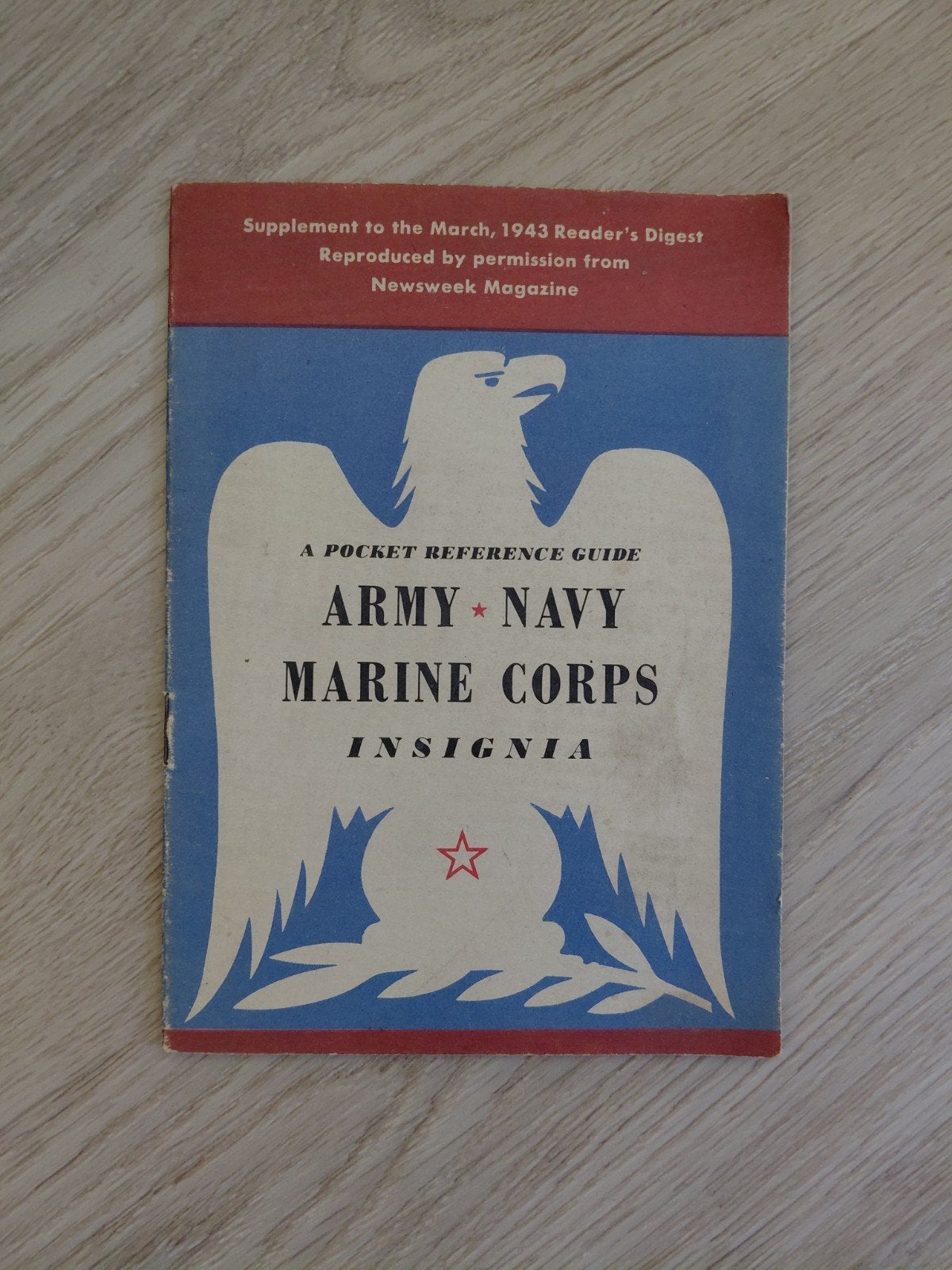 US Pocket Reference Guide Army Navy Marine Corps Insignia 19, Verzamelen, Ophalen of Verzenden