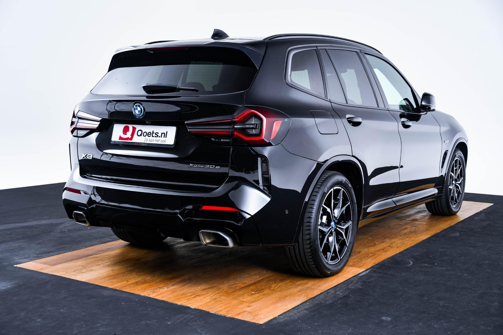 BMW X3 xDrive30e M Sport - Panoramdak - Parking Assistant Pl, Gebruikt, 4 cilinders, Met garantie (alle), Zwart