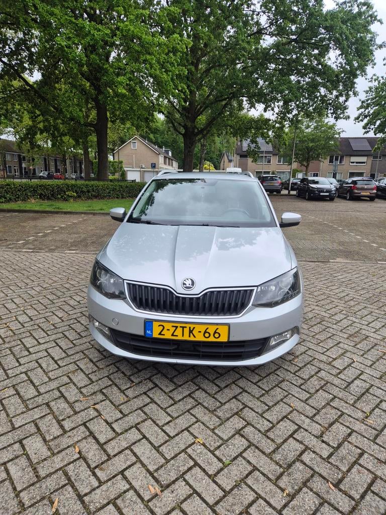 Skoda Fabia 1.4TDI 66KW Combi 2015 Grijs vaste prijs €4000, Auto's, Voorwielaandrijving, Euro 6, Origineel Nederlands, Stationwagon