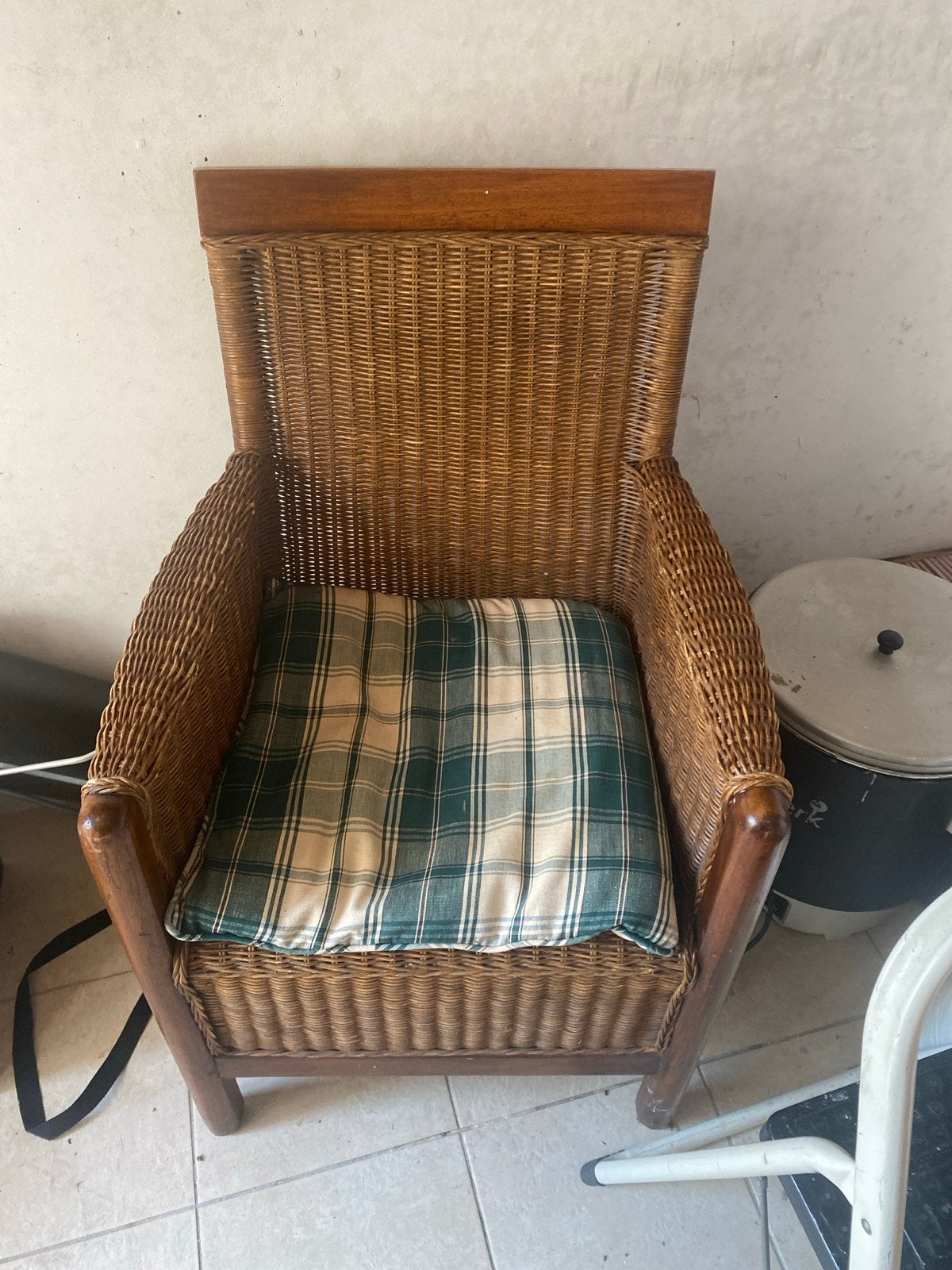 Rotan fauteuil met houten frame, Ophalen, Gebruikt, Bruin, Eén
