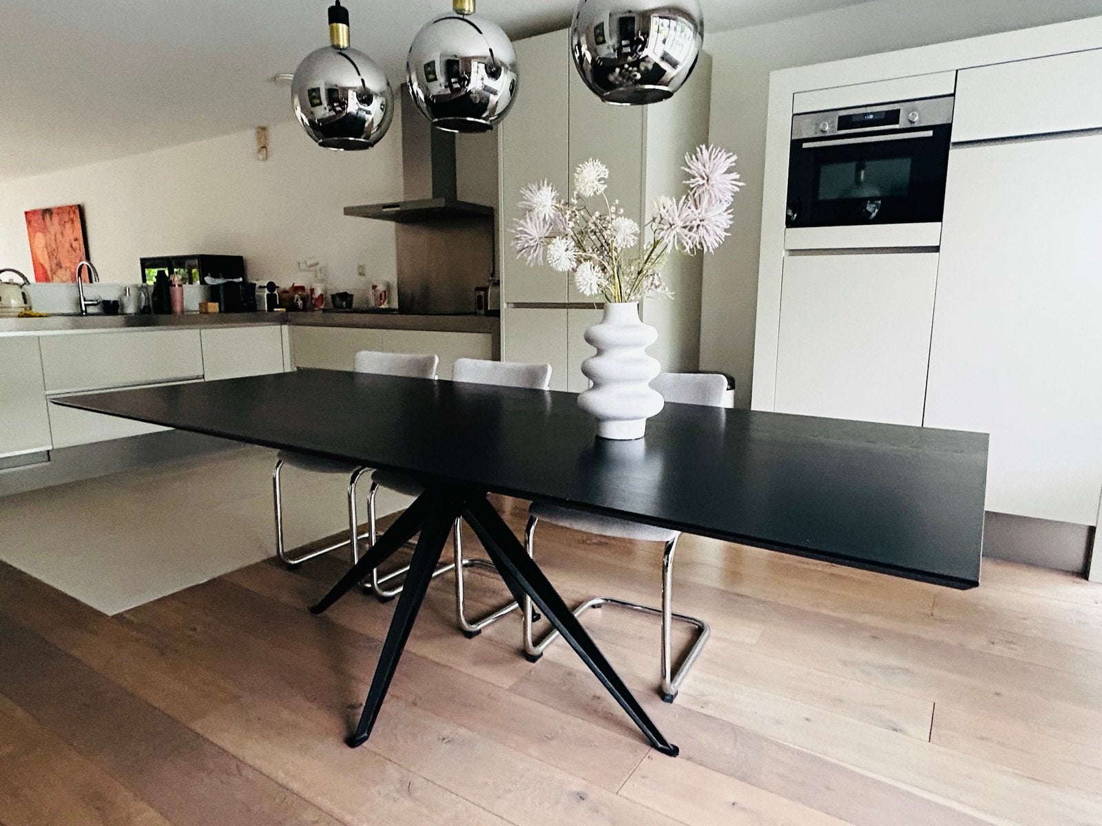 Kas20 Zwarte houten Eettafel met Stalen Onderstel, Ophalen, 200 cm of meer, 50 tot 100 cm, Zo goed als nieuw