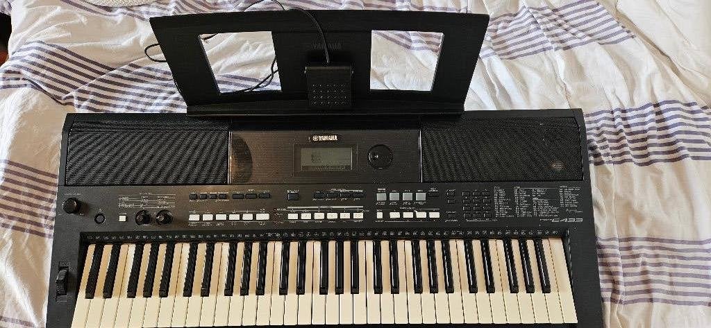 Yamaha PSR E433 Keyboard, Ophalen, Yamaha, Met standaard, 61 toetsen