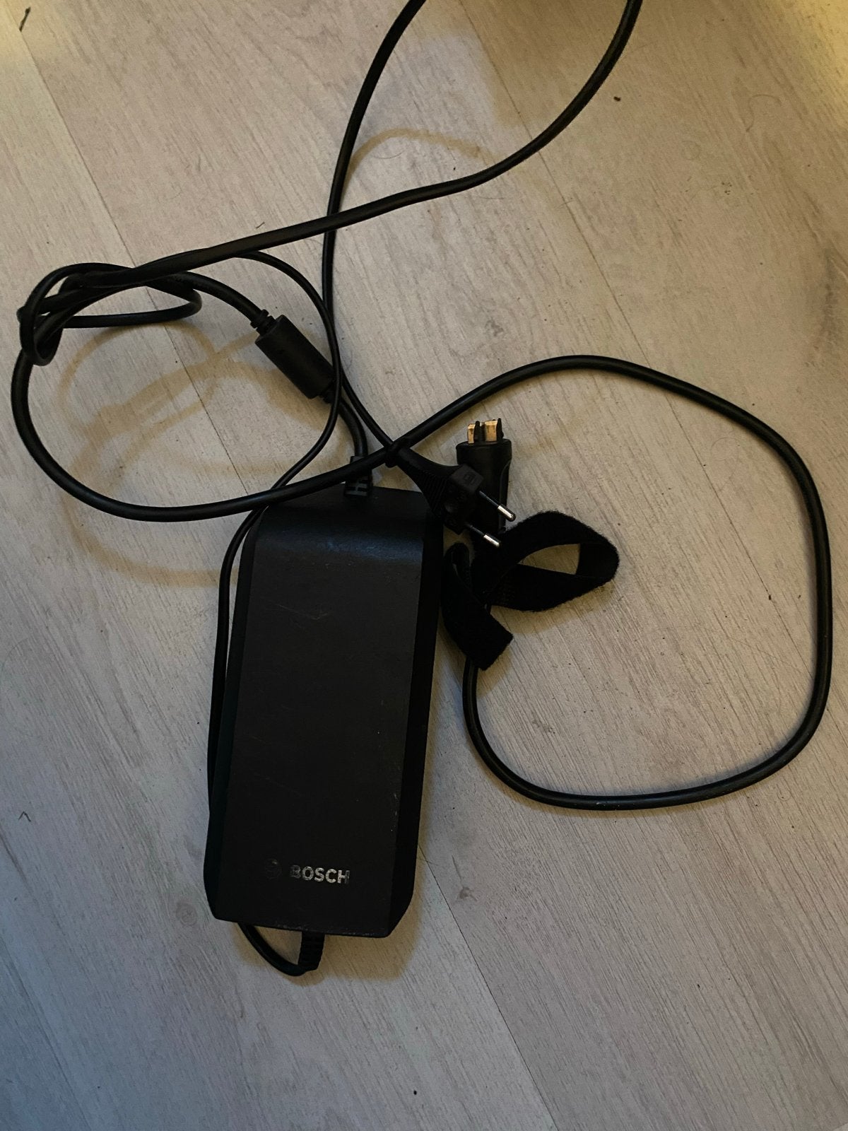 Bosch midden motor snellader voor e-bike, Fietsen en Brommers, Fietsaccessoires | Fietsaccu's, Ophalen of Verzenden, Gebruikt