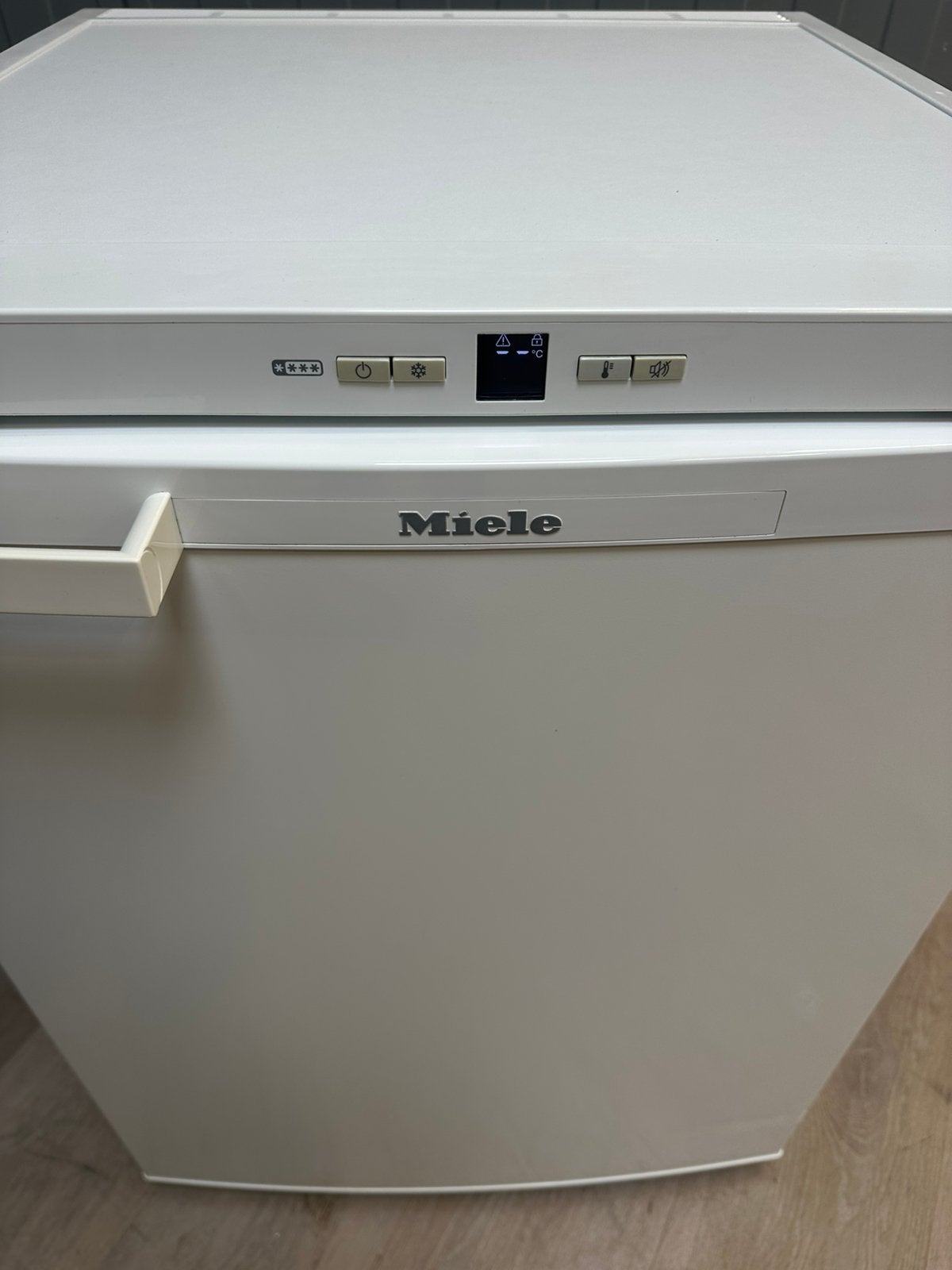 Miele A++ 4 Laden Vriezer Inclusief Garantie&Bezorging, Q, Q, Minder dan 60 cm, Zo goed als nieuw