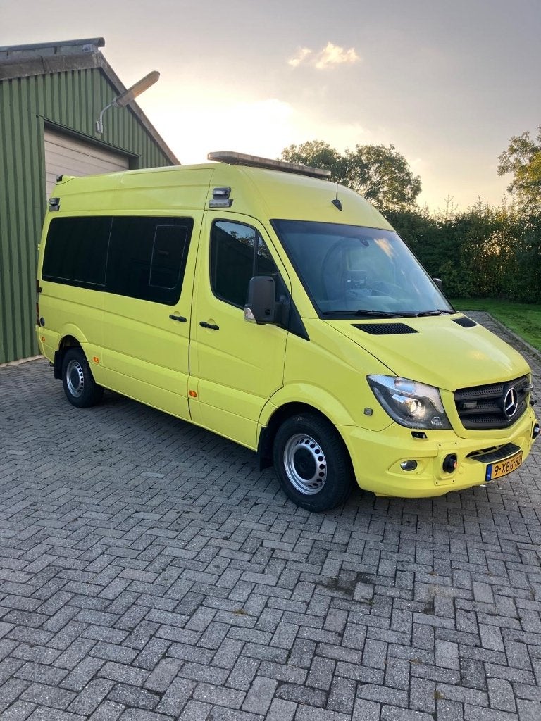Mercedes-Benz Sprinter 319 camper/ambulance, Automaat, 2000 kg, 4 stoelen, 2987 cc