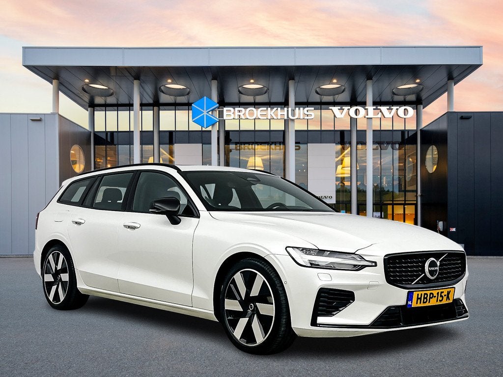 Volvo V60 T6 Recharge Ultra Dark, Auto's, Gebruikt, Euro 6, 4 cilinders, 24 maanden