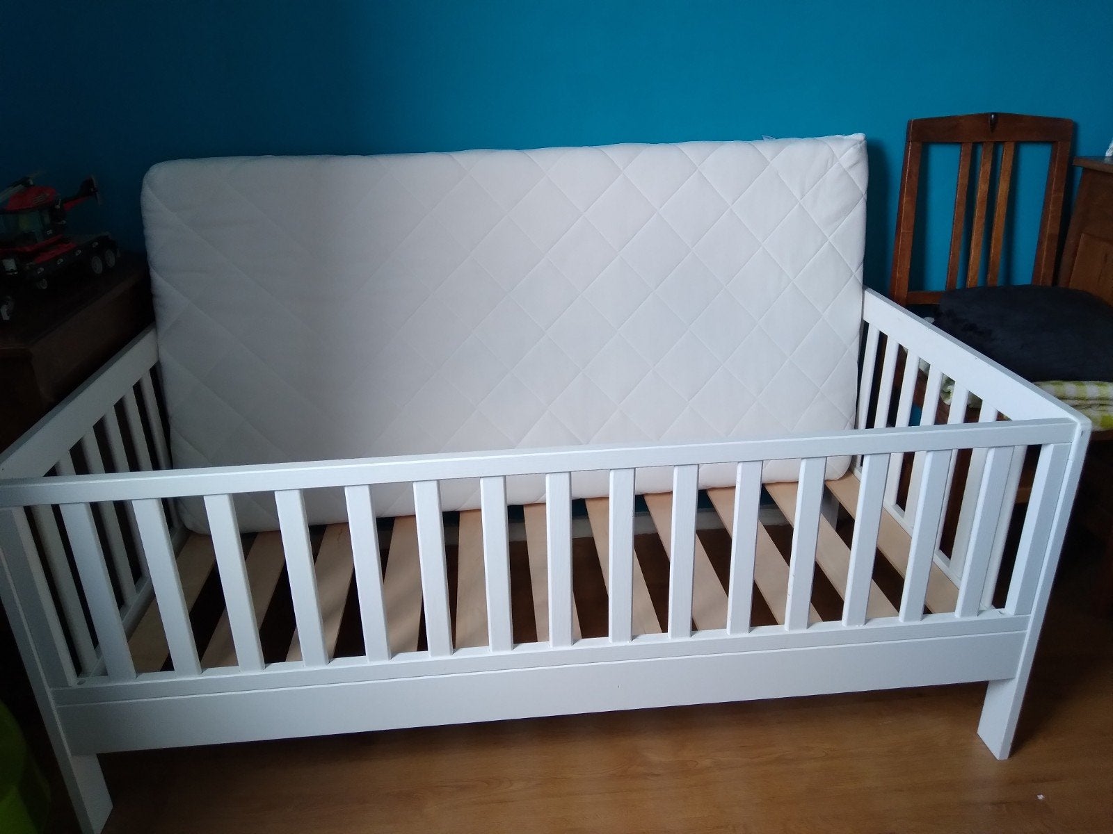 Peuterledikant Petite Amélie met matras en lattenbodem, Gebruikt, 70 tot 85 cm, 140 tot 160 cm, Ophalen