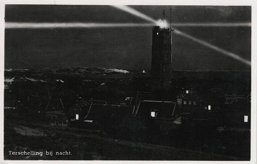 Terschelling Vuurtoren bij nacht 13, Ophalen of Verzenden, 1940 tot 1960, Gelopen, Overige thema's