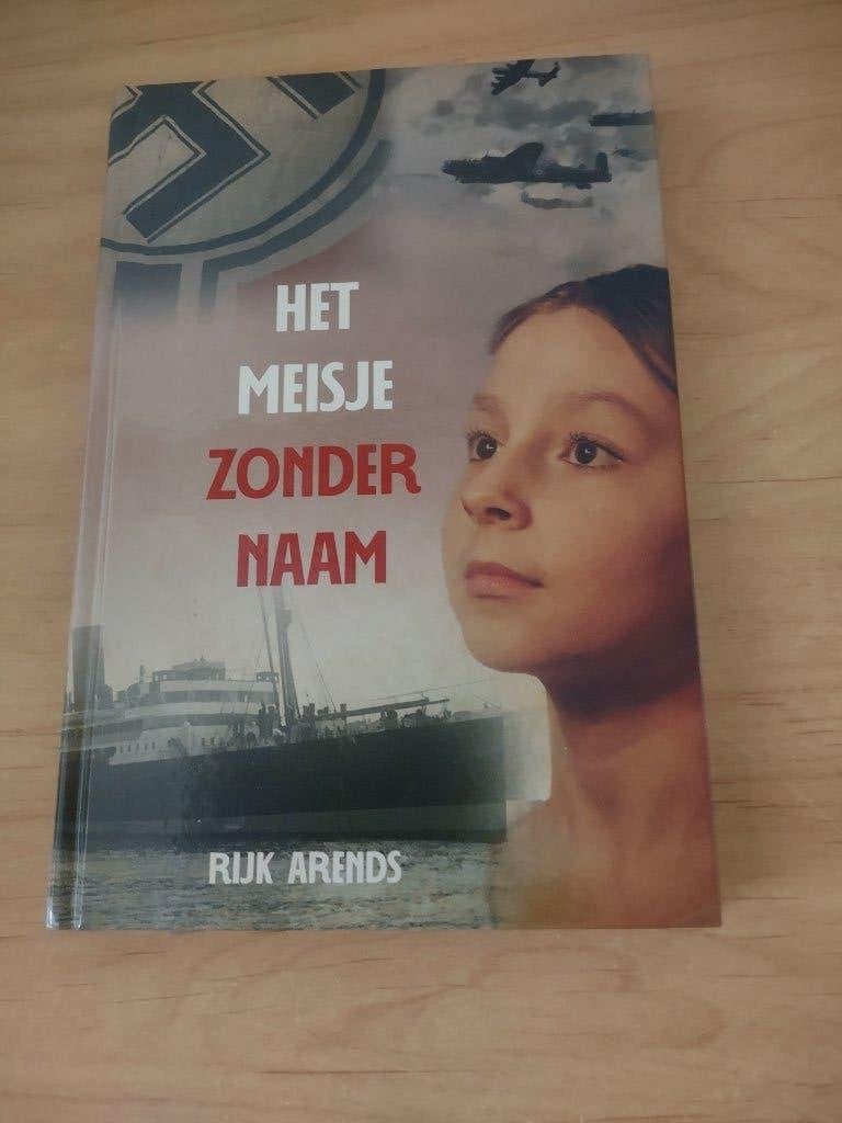 Het meisje zonder naam- Rijk Arends, Ophalen of Verzenden, Zo goed als nieuw
