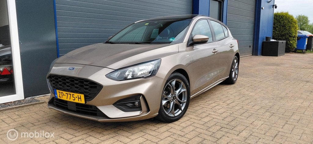 Ford Focus 1.0 EcoBoost ST Line, Pano, Auto's, Gebruikt, Euro 6, Lichtsensor, Origineel Nederlands
