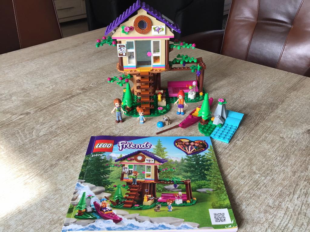 Lego friends Boshuis  41679 + DOOS, Ophalen of Verzenden, Zo goed als nieuw