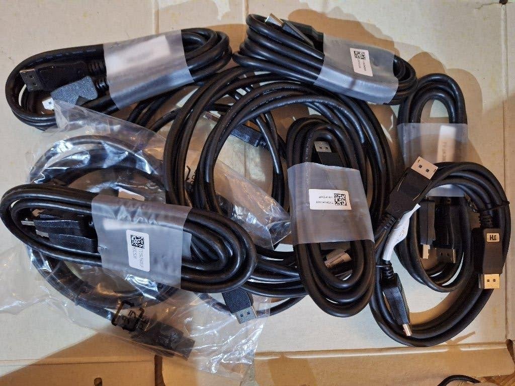 Diverse komputer kabels, Ophalen of Verzenden, Nieuw, Minder dan 2 meter, Overige kabels